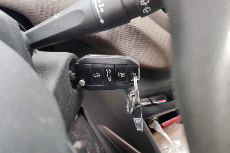 Used Peugeot 2008 2014 1.6L Automatic Fashion Edition