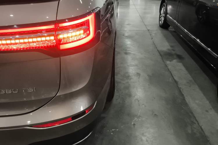 Used Volkswagen Viloran 2023 380TSI Luxury Edition