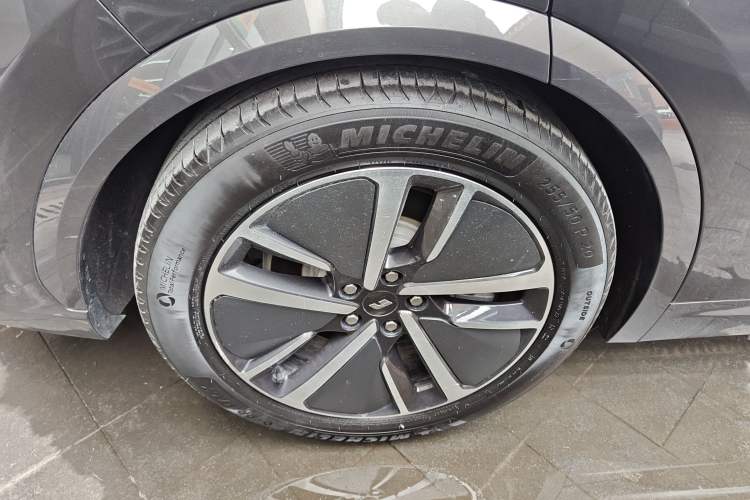 Used Li Auto L7 2024 MAX Model Right Rear Wheel Hub