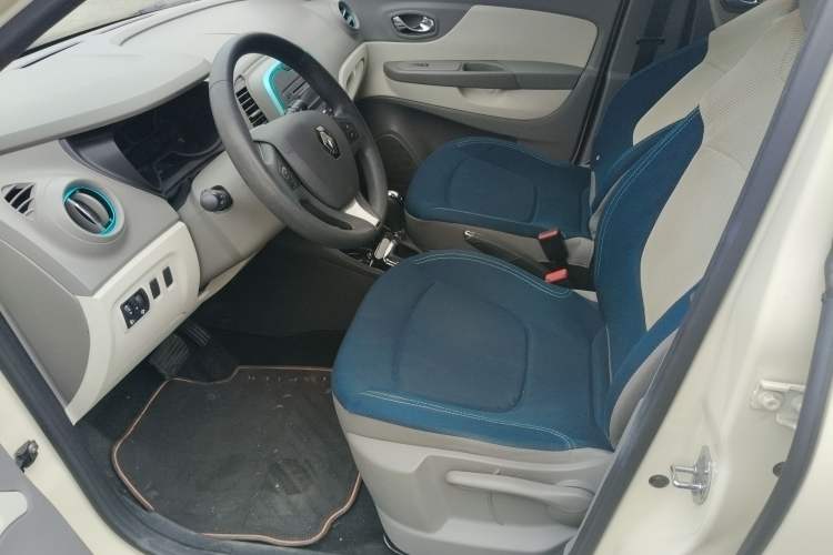 Used Renault Captur 2015 1.2T Automatic Standard Edition Left Front Seat