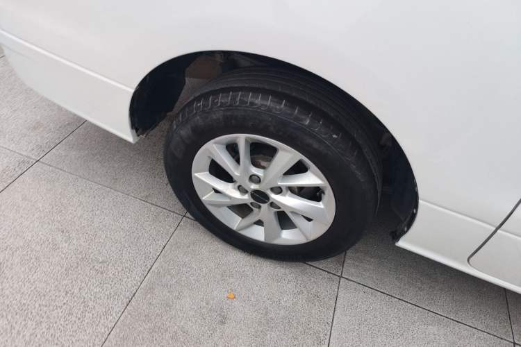 Used FORTHING Lingzhi PLUS 2021 Travel Edition 2.0L Manual Luxury 7-Seater
