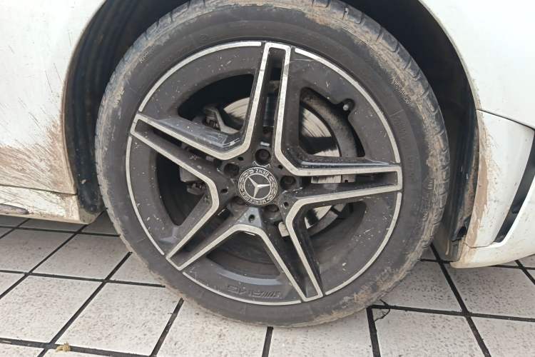 Used Mercedes-Benz C-Class 2021 C 260 Star Edition Right Front Wheel Hub