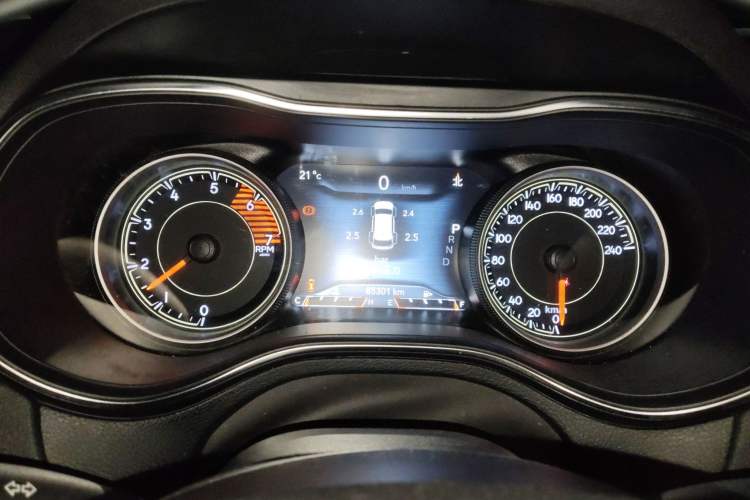 Used Jeep Cherokee 2020 2.0T Two-Wheel Drive Leading Edition
