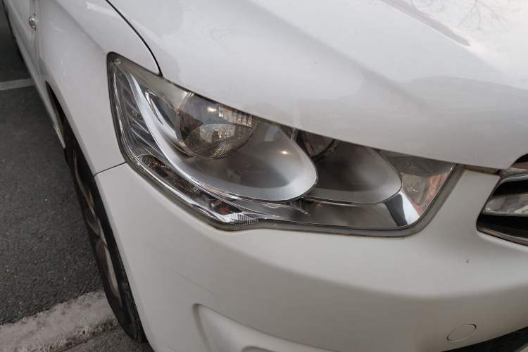 Used Citroen Elysee 2015 ZhiShang Edition 1.6L Automatic Comfort Version Right Front Headlight