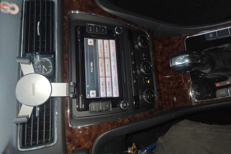 Used Volkswagen Passat 2011 1.8TSI DSG Prestige Edition Audio And AC Panel