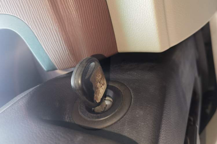 Used FORTHING Lingzhi 2019 M5L 2.0L 9-Seater Comfort Model Vehicle Key