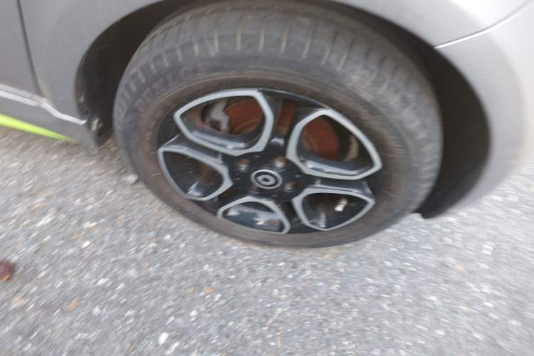 Used smart fortwo 2016 0.9T 66kW Hardtop Pioneer Edition Right Front Wheel Hub