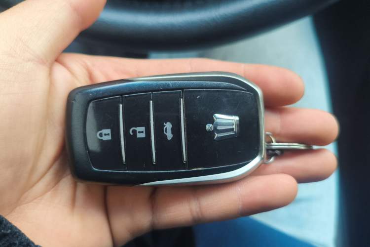 Used Toyota Crown 2015 2.0T Fashion Edition Vehicle Key