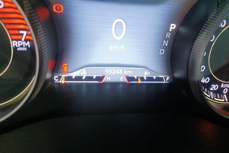 Used Jeep Cherokee 2019 2.0T Four-Wheel Drive Explorer Edition China VI Emission Standard