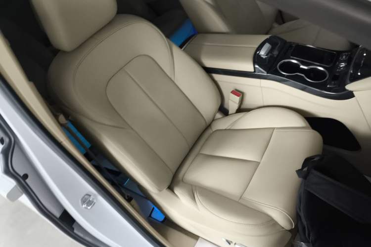 Used Buick GL8 2023 ES Lu Zun Deluxe Model Right Front Seat