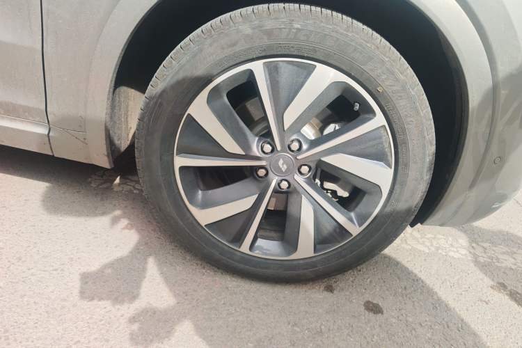 Used Li Auto ONE 2021 Extended-Range 6-Seater Version Right Front Wheel Hub