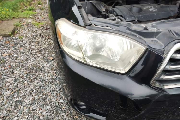 Used Toyota Highlander 2011 2.7L Two-Wheel Drive 7-Seater Luxury Edition Right Front Headlight