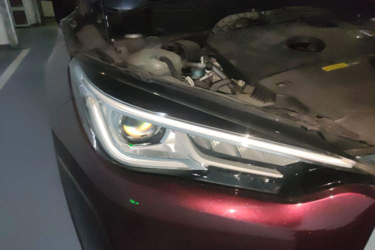 Used Infiniti QX50 2018 2.0T Two-Wheel Drive Fashion Edition Right Front Headlight