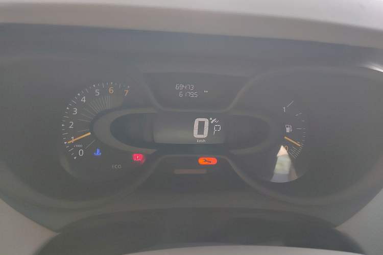 Used Renault Captur 2015 1.2T Automatic Standard Edition Instrument Cluster