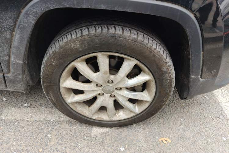 Used Jeep Cherokee 2014 2.4L Luxury Edition