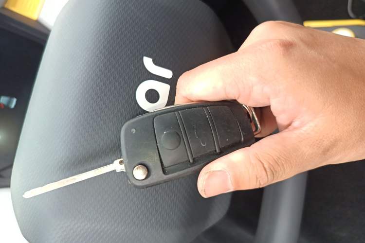 Used Chery QQ Ice Cream 2022 170km Sundae Phosphate Lithium-Ion