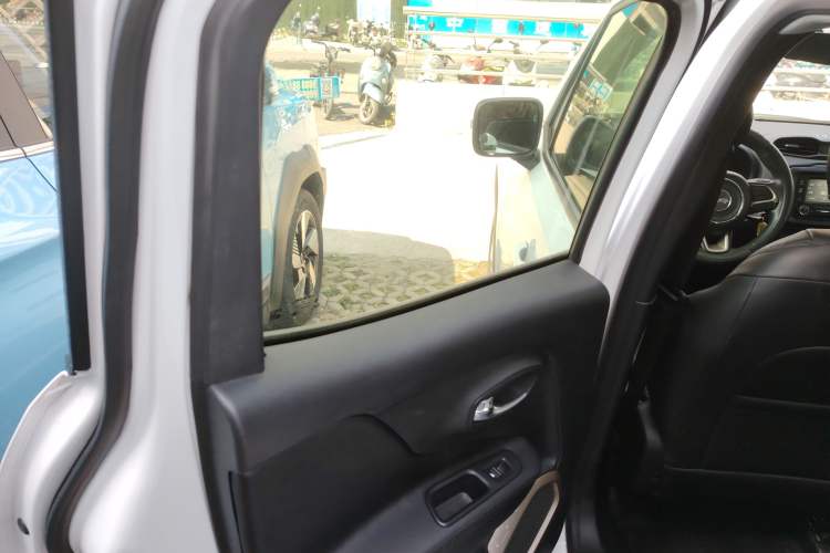 Used Jeep Renegade 2017 180T Automatic High-Energy Version