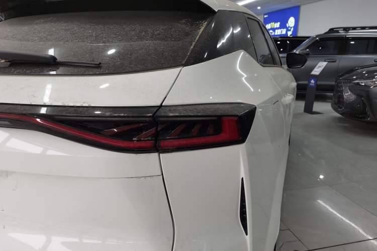 Used Changan UNI-Z New Energy 2024 Blue Whale Smart Electric iDD 125km Beyond Edition