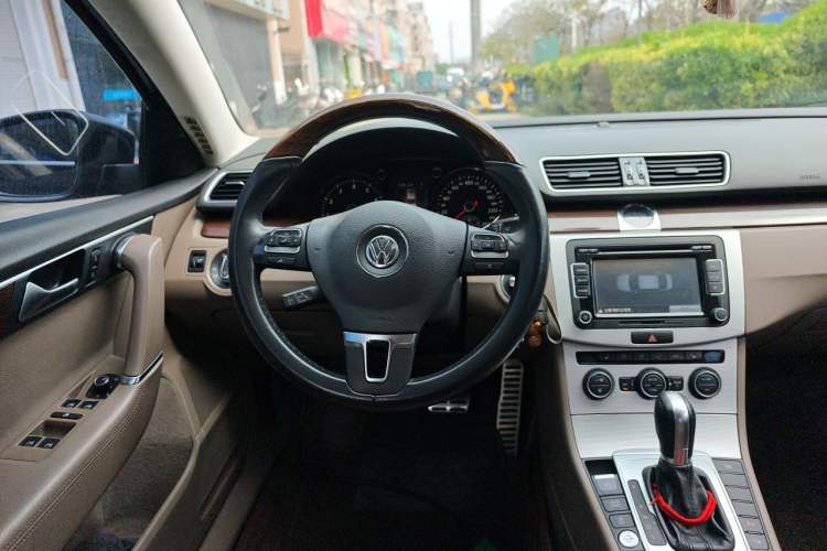 Used Volkswagen Magotan 2015 1.8TSI Prestige Model Steering Wheel