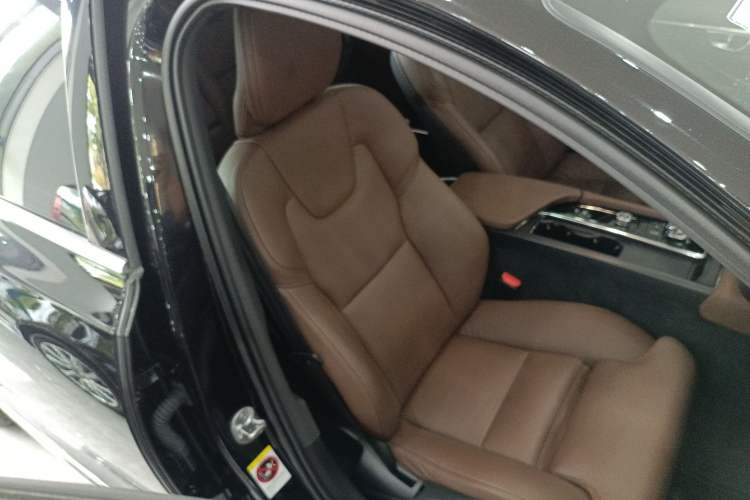 Used Volvo S90 2022 B5 Zhiyuan Luxury Edition