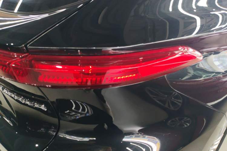 Used Toyota Harrier 2022 2.0L CVT Two-Wheel Drive Deluxe Edition
