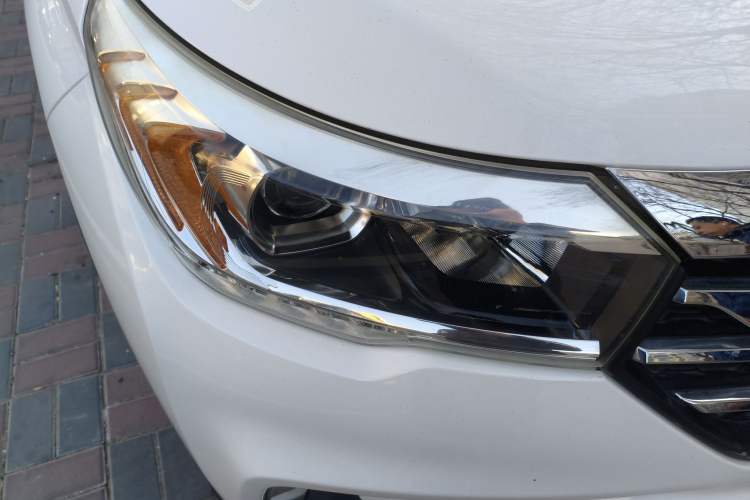 Used GAC Trumpchi GS4 2017 235T Manual Two-Wheel Drive Luxury Edition Right Front Headlight