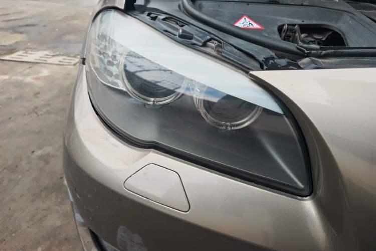 Used BMW 5 Series 2011 523Li Leading Model
