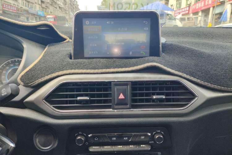 Used Dongfeng Fengon S560 2018 1.8L Manual Urban Model 7 Seats Audio And AC Panel