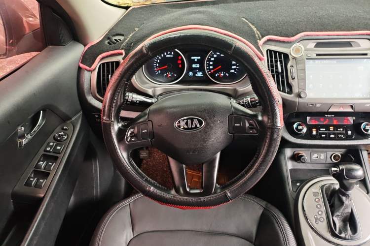 Used Kia Sportage R 2015 2.0L Automatic Two-Wheel Drive DLX Model
