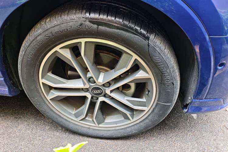 Used Audi Q3 2023 Updated 45 TFSI quattro Stylish and Dynamic Edition Right Front Wheel Hub