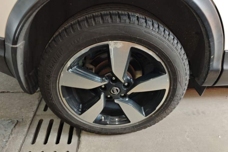 Used Nissan Qashqai 2016 2.0L CVT Luxury Edition Exterior 5