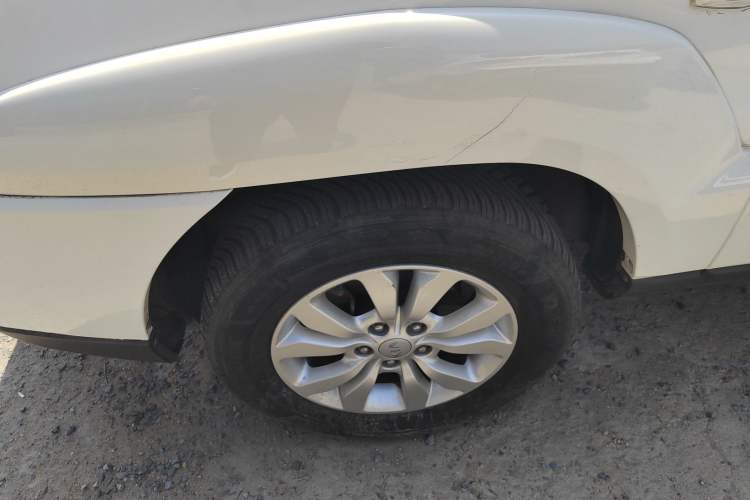 Used Kia Sportage 2013 2.0L Automatic Two-Wheel Drive GL Trim Left Front Wheel Hub