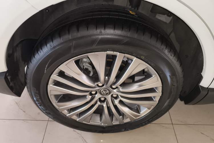 Used Toyota Harrier 2023 2.0L CVT Two-Wheel Drive Deluxe Edition
