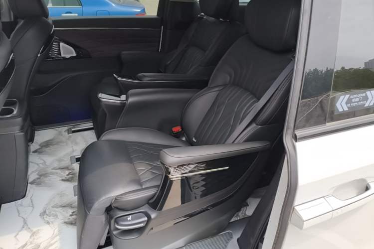 Used GAC Trumpchi M8 2024 Master Series Super Hybrid Edition Left Rear Seat