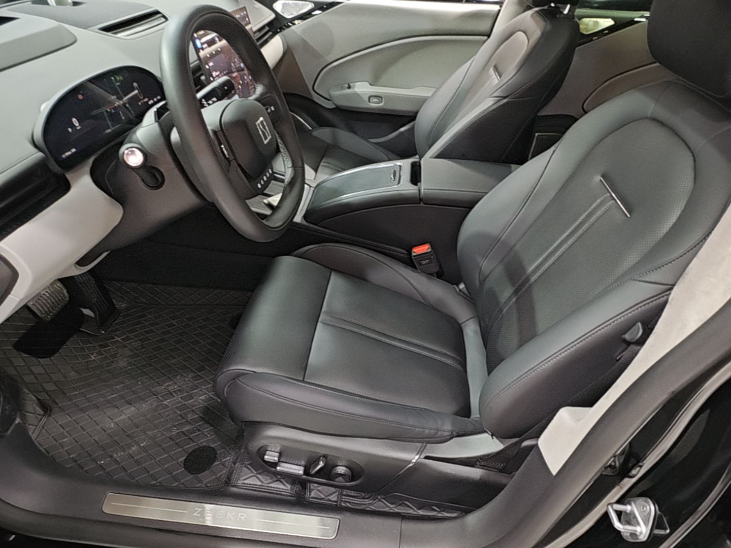Zeekr 007 2025 Rear-Drive Intelligent Driving Version 75 kWh — снимка 17