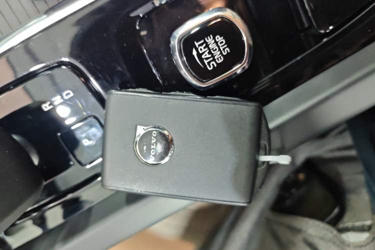 Used Volvo XC60 2026 B5 4x4 Smart Luxury Edition