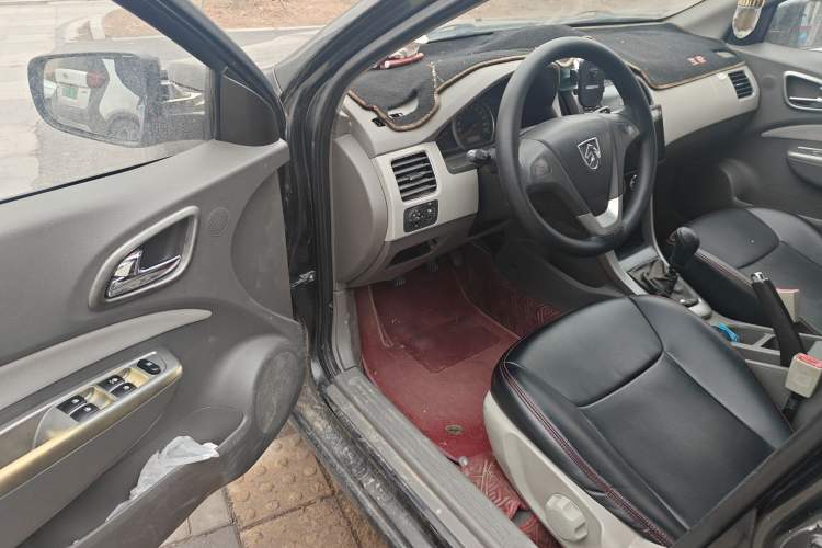Used Baojun 630 2011 1.5L manual Comfort trim level
