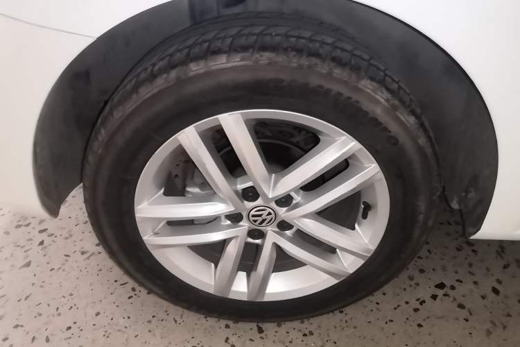 Used Volkswagen Gran Lavida 2015 1.6L Automatic Comfort Edition
