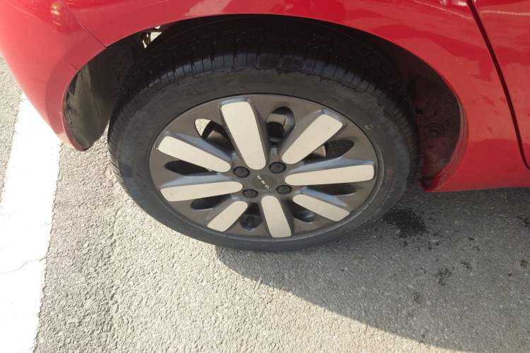 Used ORA Black Cat 2021 351 km Luxury Version Right Rear Wheel Hub