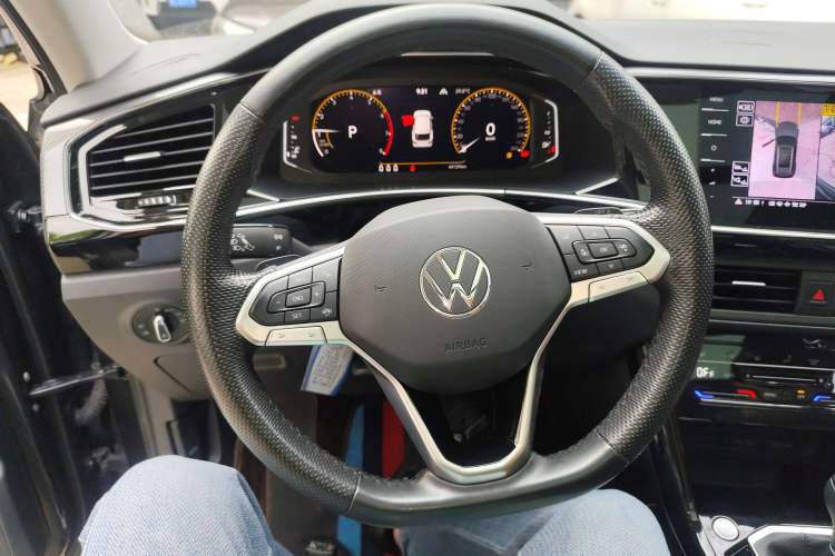 Used Volkswagen Tayron X 2020 330TSI Two-Wheel Drive Luxury Smart Connectivity Version Steering Wheel