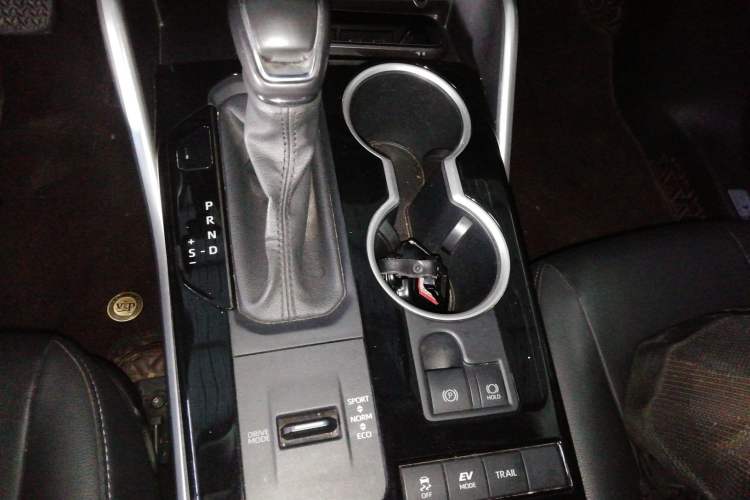 Used Toyota Highlander 2022 Dual-Engine 2.5L Four-Wheel Drive Prestige Version 7 Seats