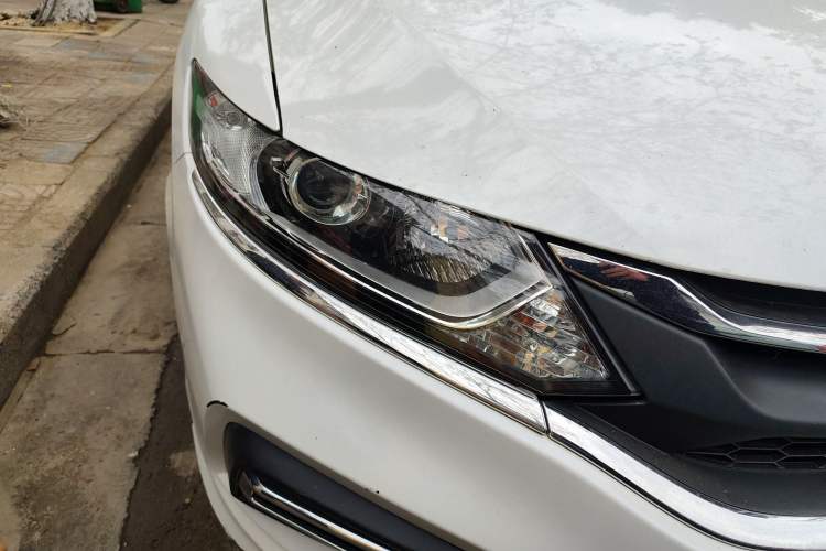 Used Honda Jade 2017 1.8L automatic Comfort version 5 seats
