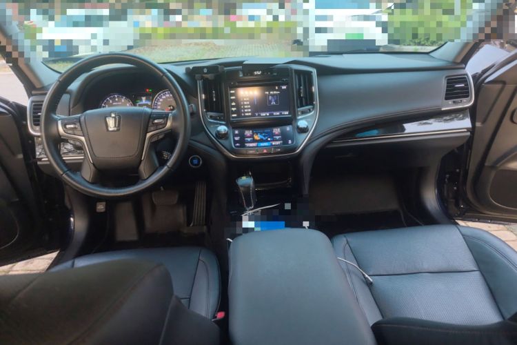 Used Toyota Crown 2018 2.0T Fashion Edition
