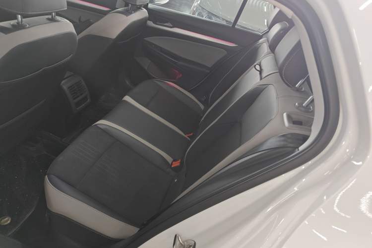 Used Volkswagen Golf 2023 Facelift 280TSI DSG Pro Left Rear Seat