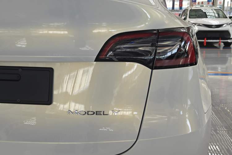 Used Tesla Model Y 2024 Rear-Wheel-Drive Version Exterior 3