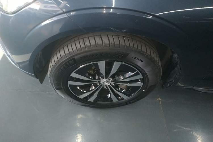 Used Volvo XC60 2024 B5 4x4 Smart Luxury Edition