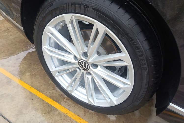 Used Volkswagen Magotan 2023 2 Million Units Commemorative Edition 330TSI DSG Luxury Version