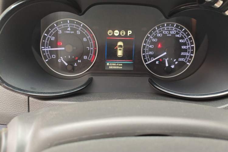 Used Dongfeng Fengdu MX5 2016 2.0L Automatic Flagship Edition Odometer Close Up