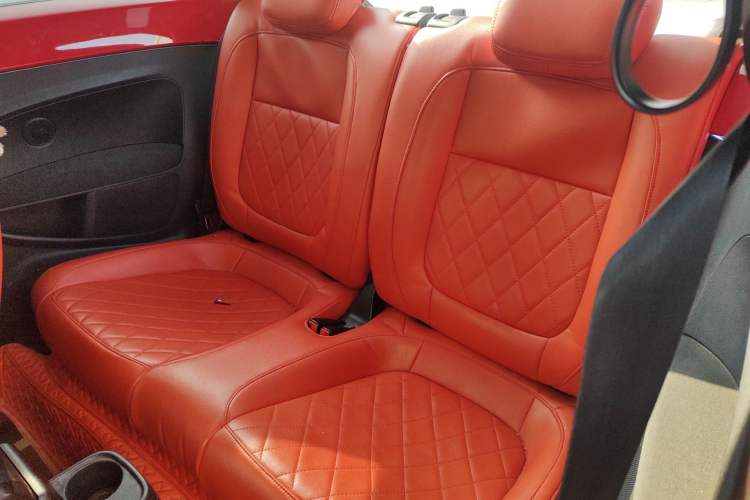 Used Volkswagen Beetle 2015 180TSI model
