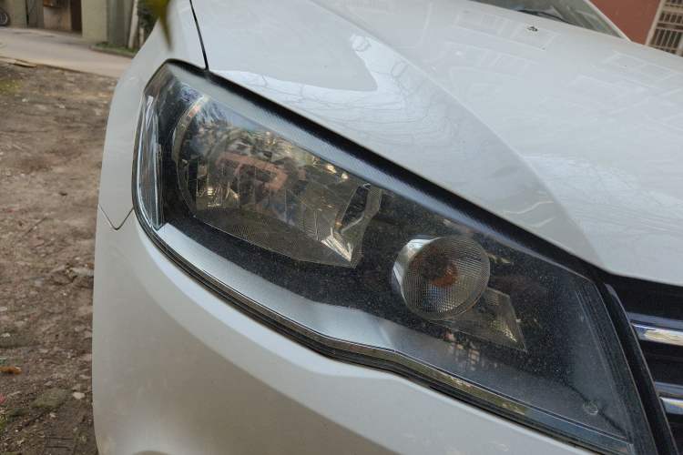 Used Volkswagen Jetta 2013 1.6L Manual Comfort Model Right Front Headlight